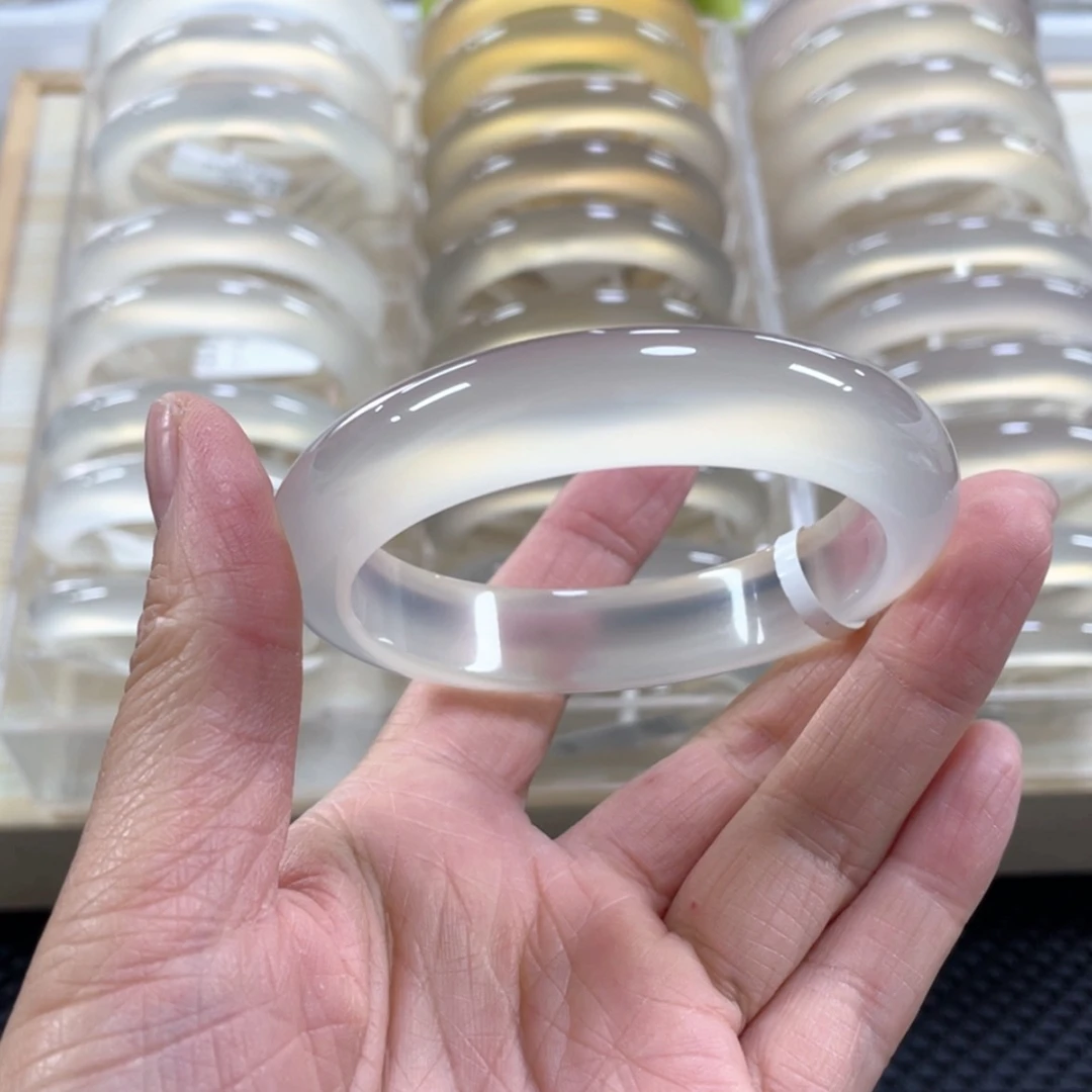 【闪购商品】玛瑙/玉髓手镯未镶嵌56