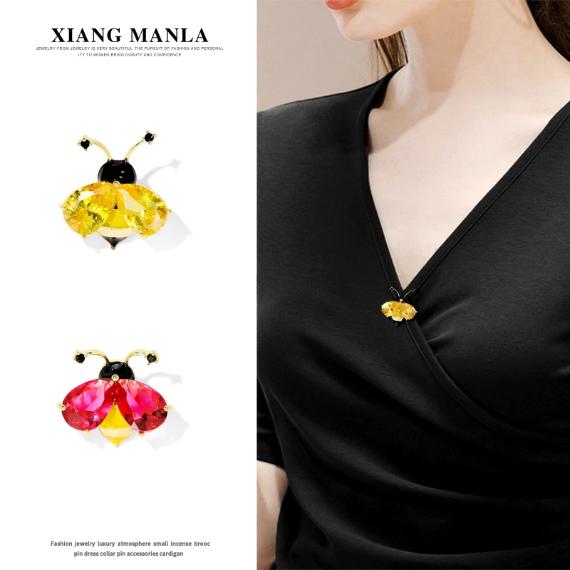 铜合金胸针 可爱防走光呆萌小蜜蜂别针时尚水晶锆石小众配饰品310