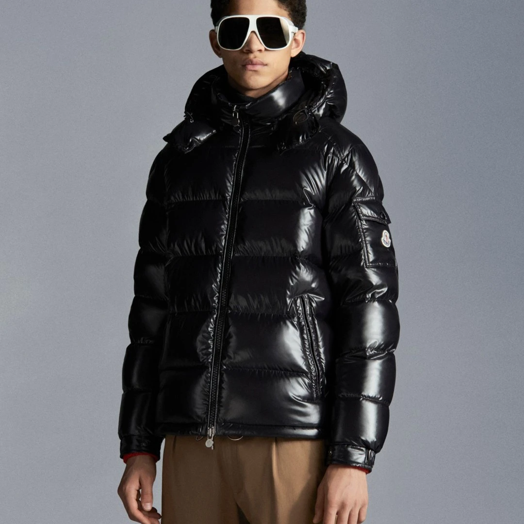 未使用 MONCLER Maya 短款羽绒夹克羽绒服立领外套连帽男士