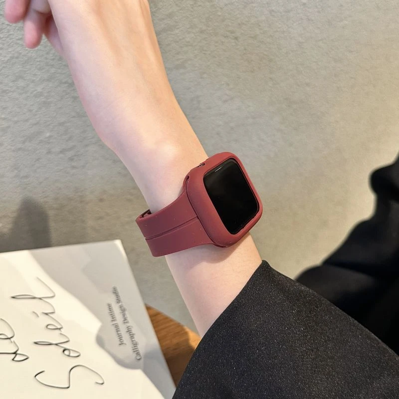 适用applewatch9苹果手表s8/7/6/5se2磁吸扣S10硅胶运动Ultra表带