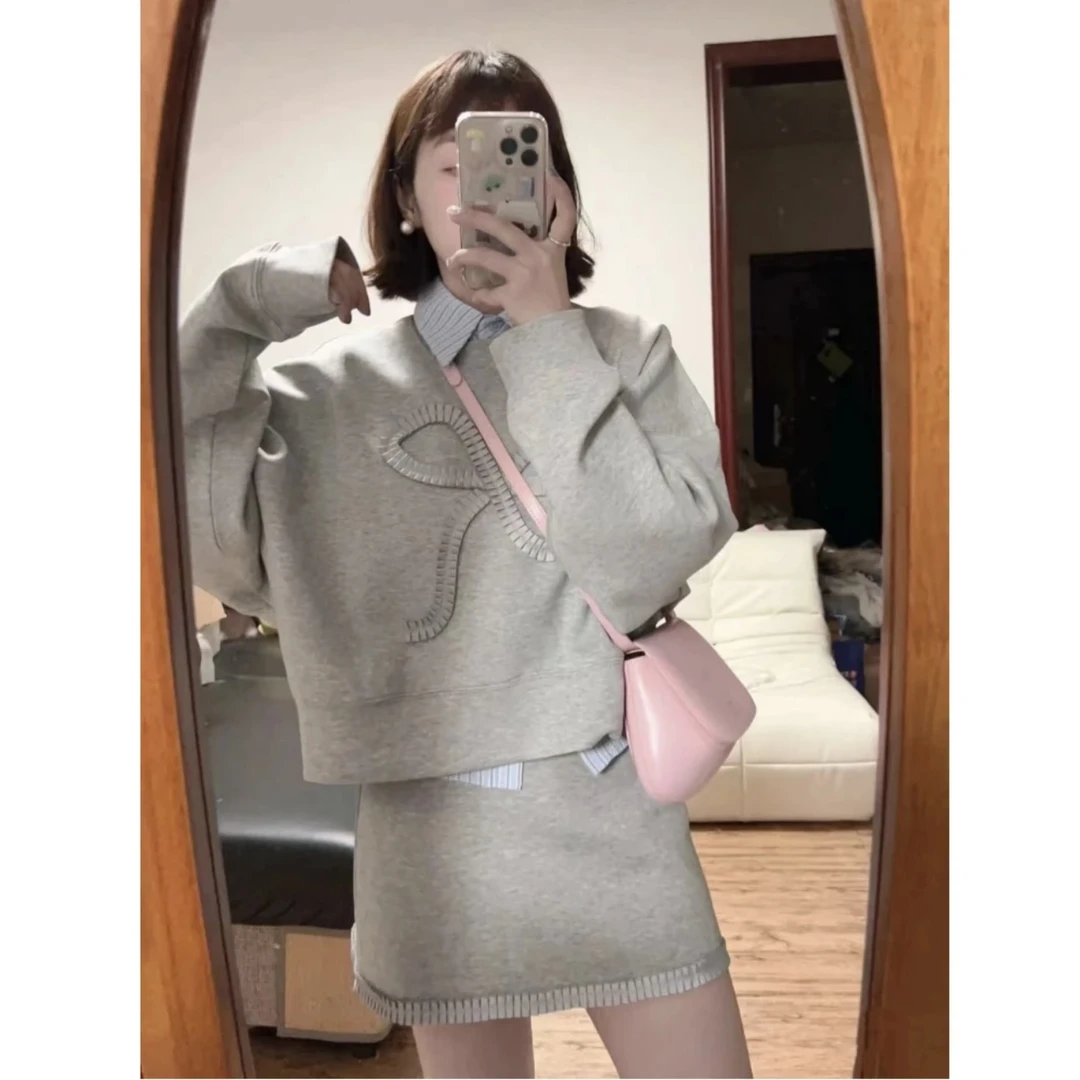 设计感叠穿短款长袖卫衣条纹衬衫花边半身裙女早秋新款时尚三件套