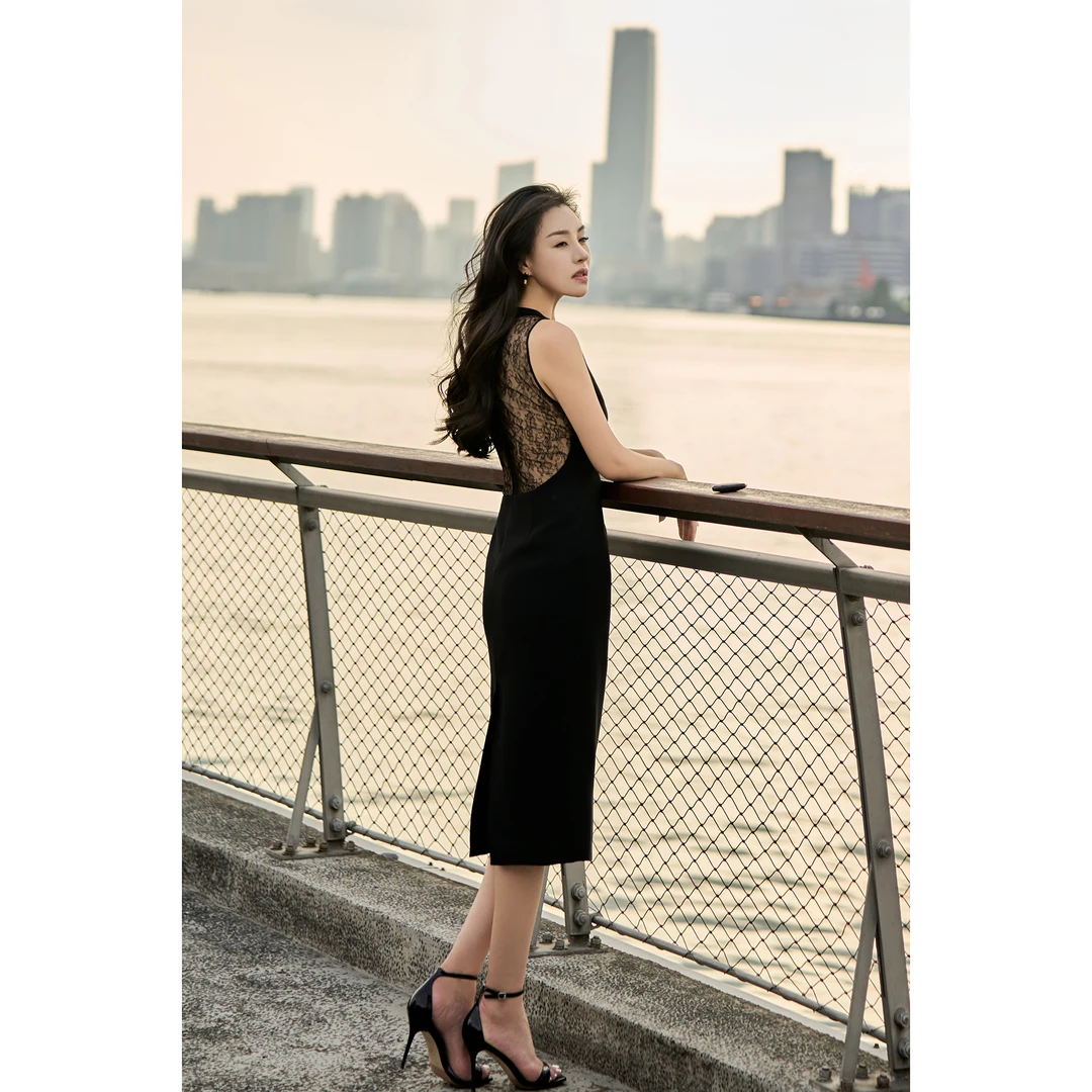YSU【余书】法式轻熟风性感蕾丝拼接露背设计长款无袖连衣裙Y303568