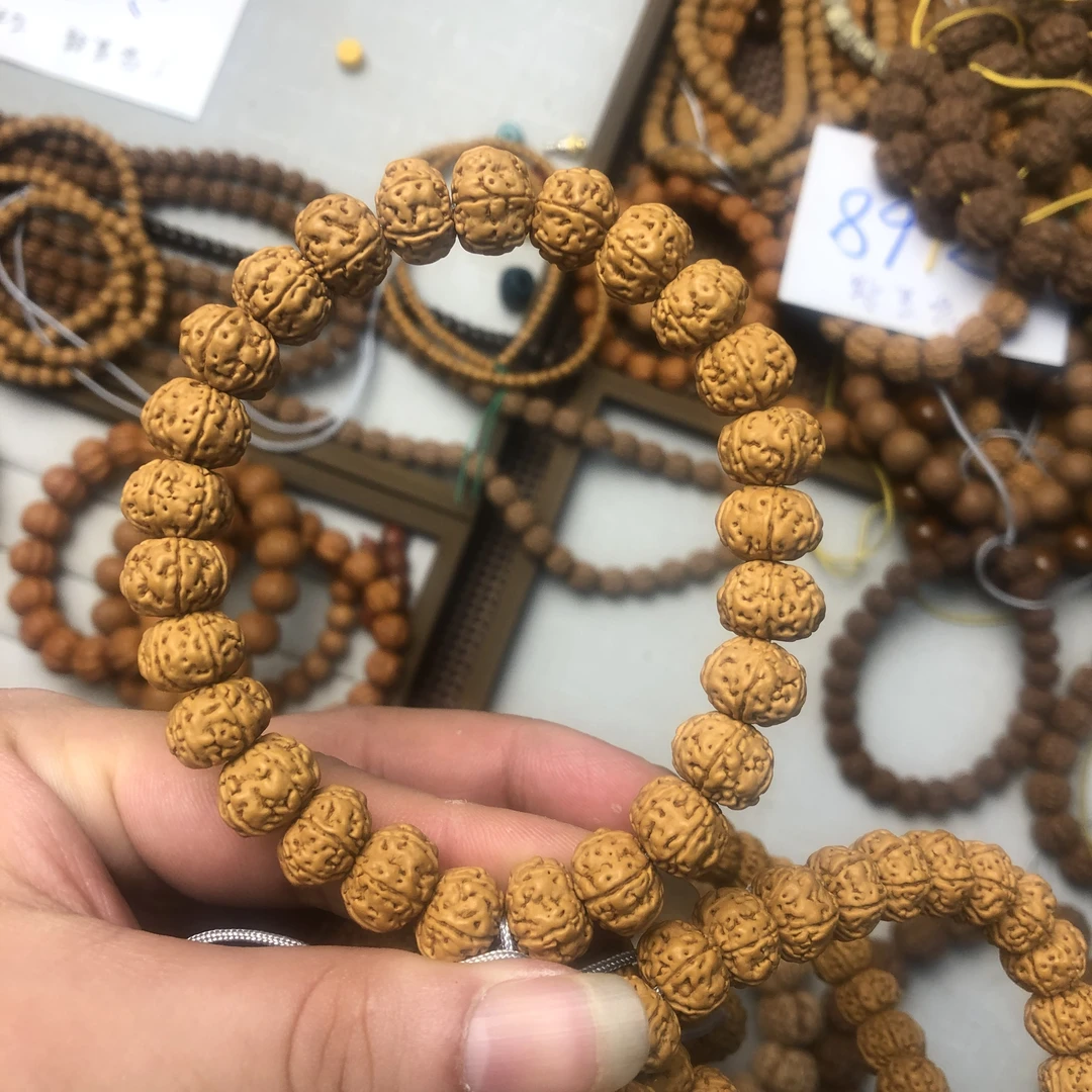 六瓣树王手持13-14mm左右金刚菩提小金刚菩提籽矮桩飞碟原桩单圈