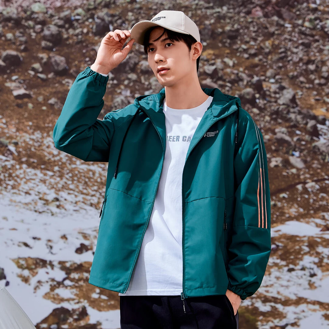 拓路者连帽休闲夹克春季防水夹克拼接条纹套运动百搭连帽男式外