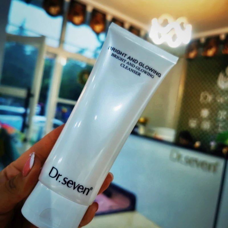 蒂尔施璀璨莹亮洁面乳 100g