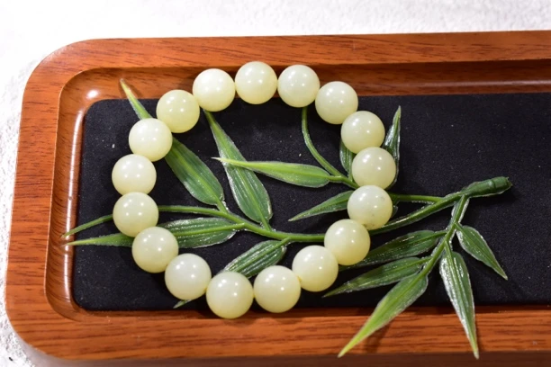 12mm 和田玉黄口料圆珠手串（多样性发货拍一发一）