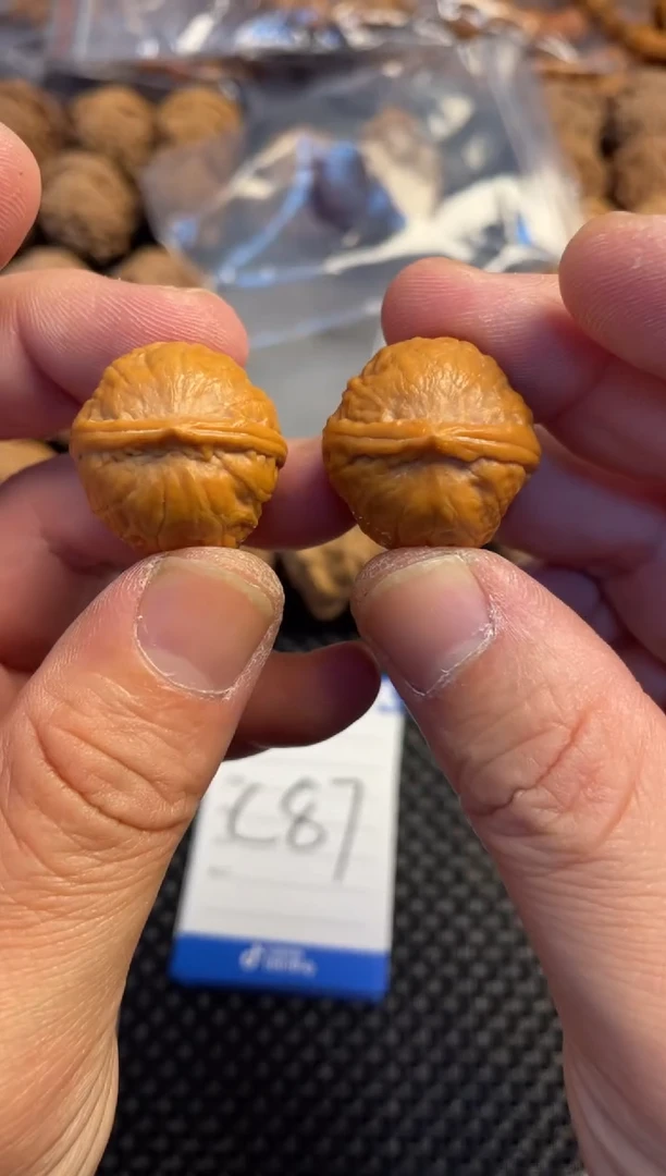 【闪购商品】桃核把件文玩核桃