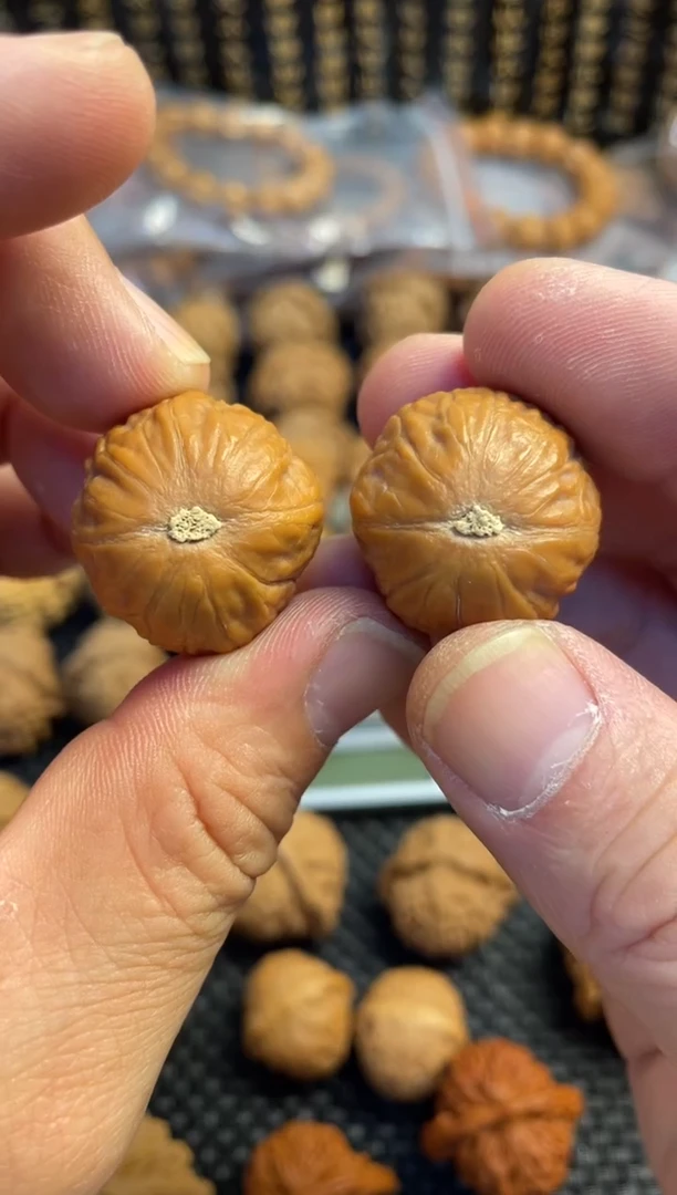【闪购商品】桃核把件文玩核桃