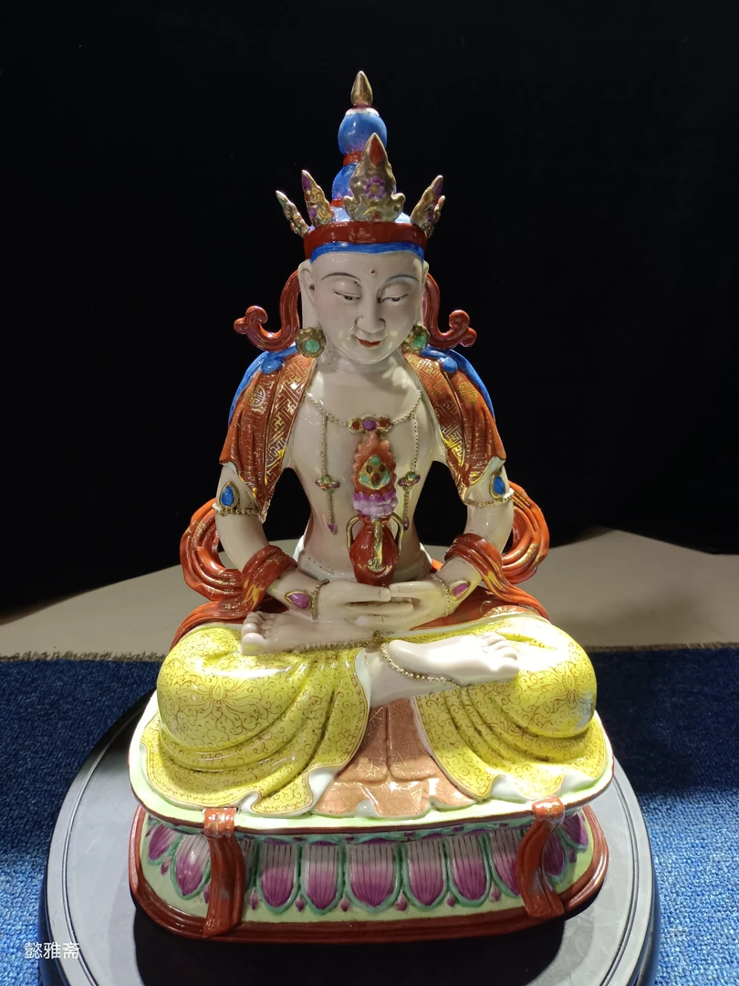 精美绝伦的雕塑瓷《无量长寿佛》