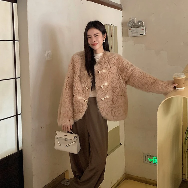 37125 元气满满 西班牙进口羊卷毛托斯卡纳皮毛一体皮草外套女