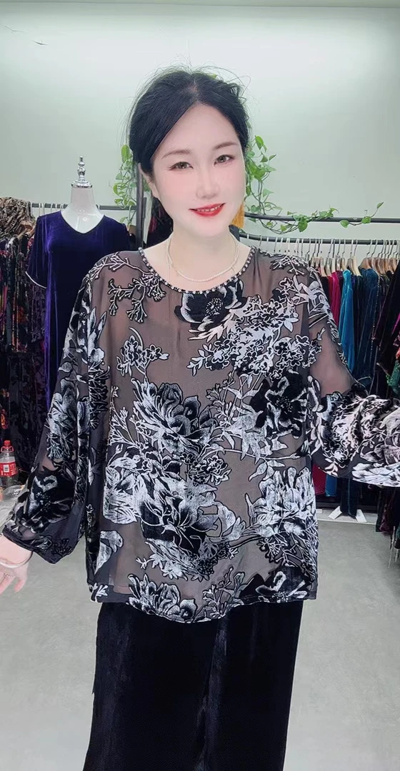 中老年桑蚕丝圆领银河上衣大码女装时尚