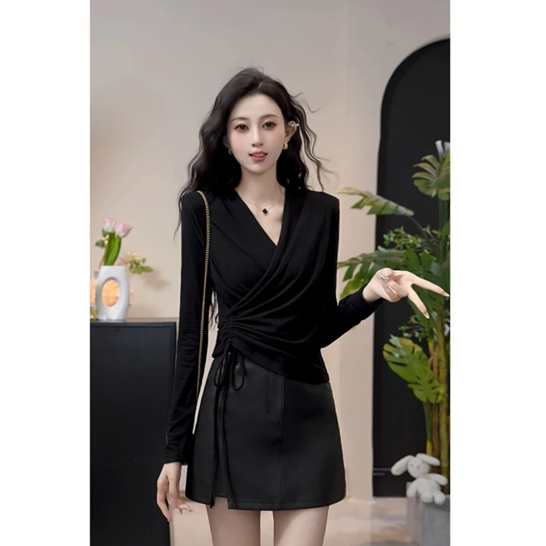 2024新款圆脸酥甜岛与星秋季新款高级感V领长袖修身针织衫女