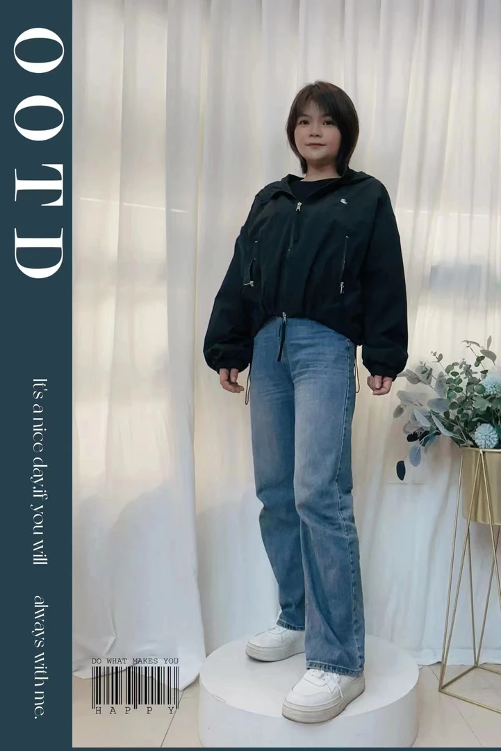 新款运动休闲风立领连帽冲锋衣抽绳夹克短外套短款宽松长袖秋季