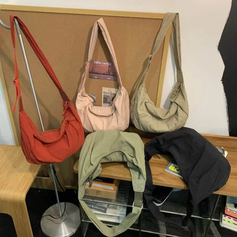 2024大容量新款纯色饺子简约休闲百搭通勤单肩斜挎包包包