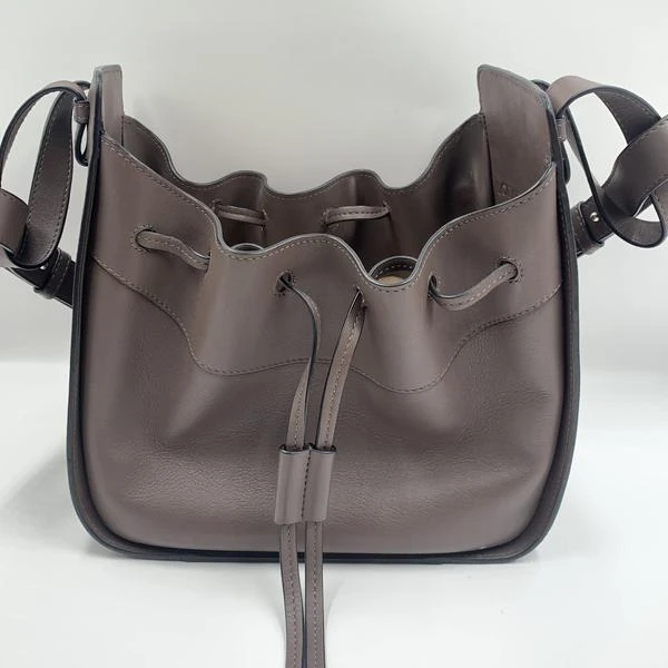 95新 LOEWE/罗意威 范大范罗意威抽绳水桶/9320 7203