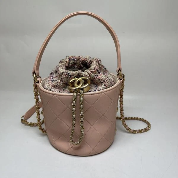 范大范Chanel香奈儿抽绳单肩包粉/6549 5262