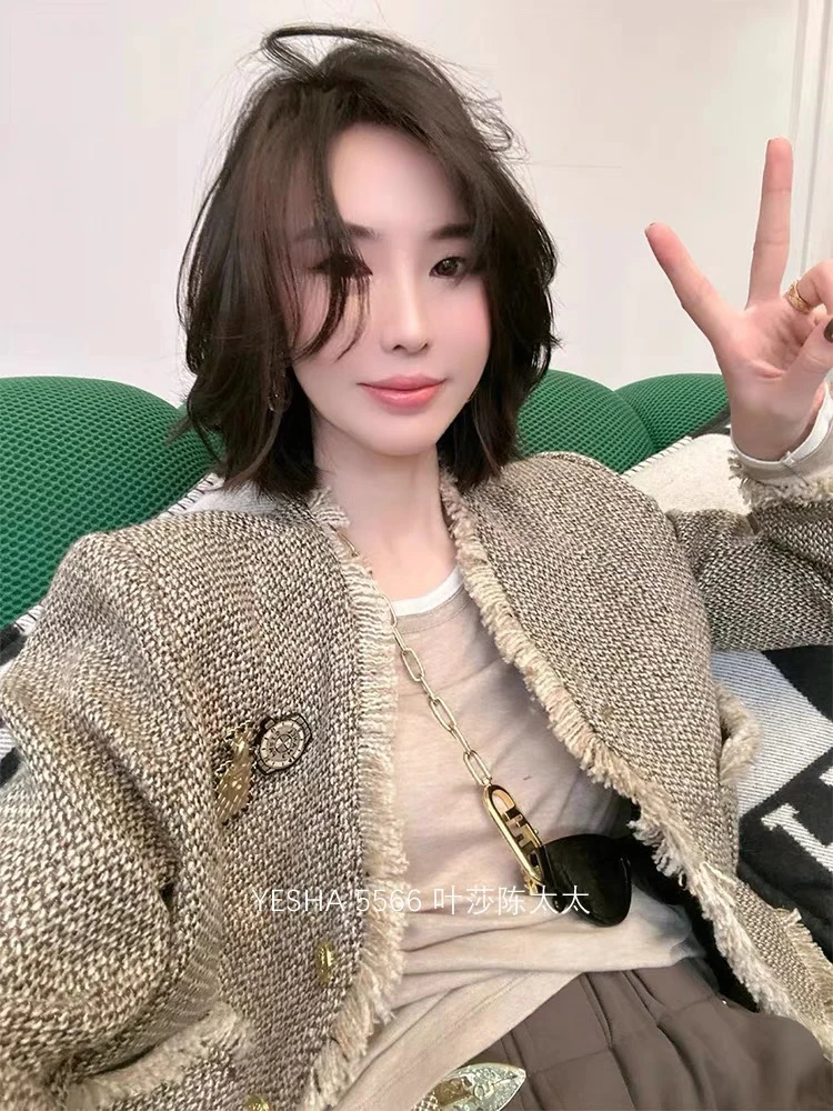 秋冬粗针编织毛边小香外套