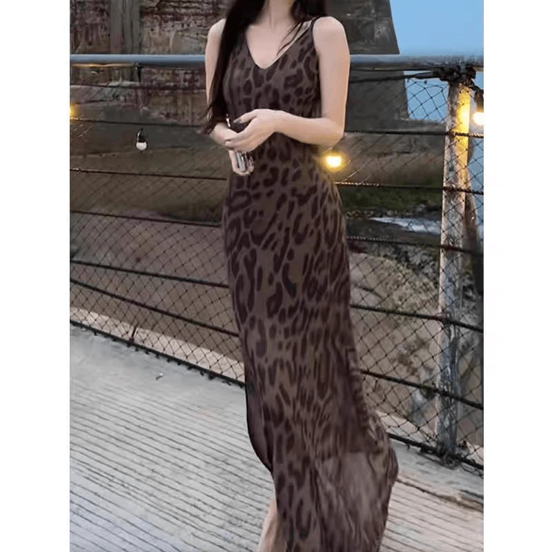 新静奢风吊带豹纹连衣裙夏季新款显瘦显高级