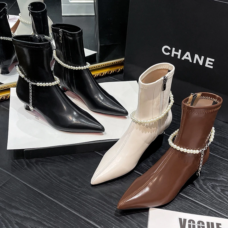 小跟短靴女尖头小码瘦瘦靴32-34侧拉链马丁靴2025秋大码41-43女靴