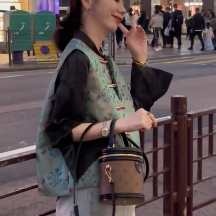 新中式国风无袖提花盘扣马甲女春秋高级设计感复古叠穿气质小上衣