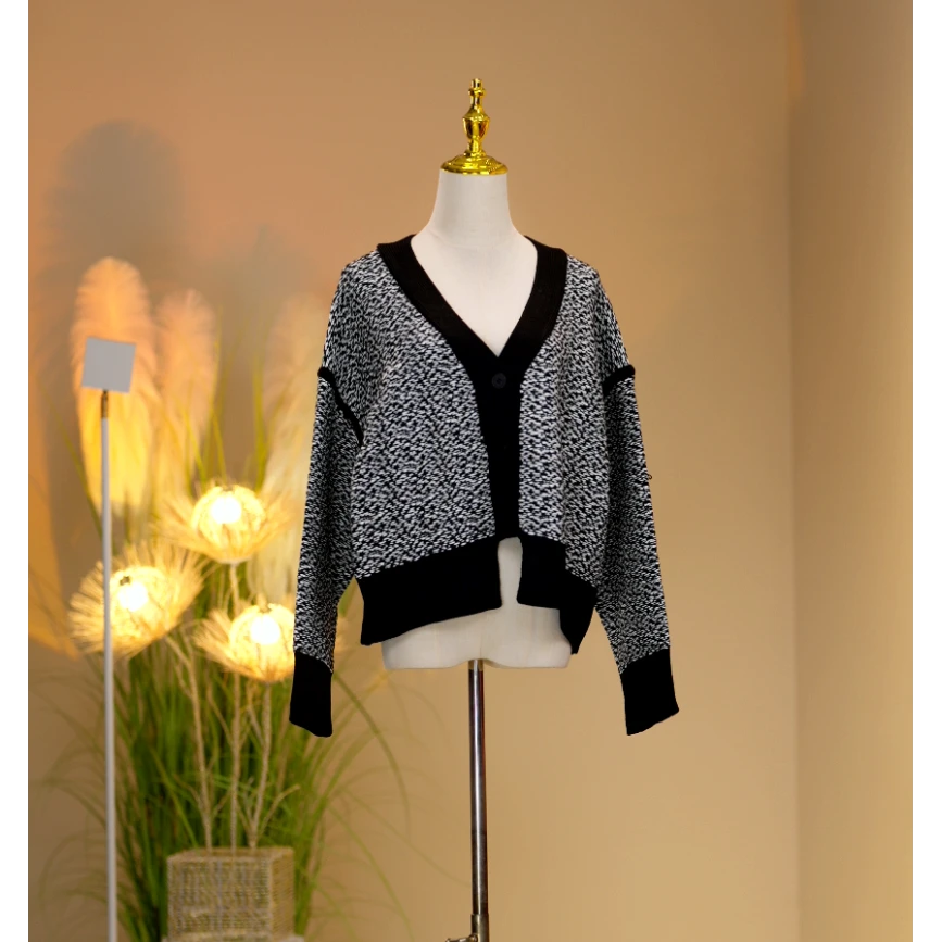 高定时尚气质减龄开衫  2410116