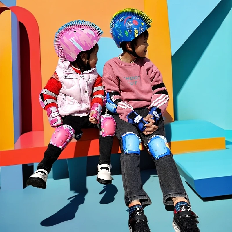 轮滑护具儿童头盔装备套装溜冰鞋滑板平衡车自行车滑冰女防摔护膝