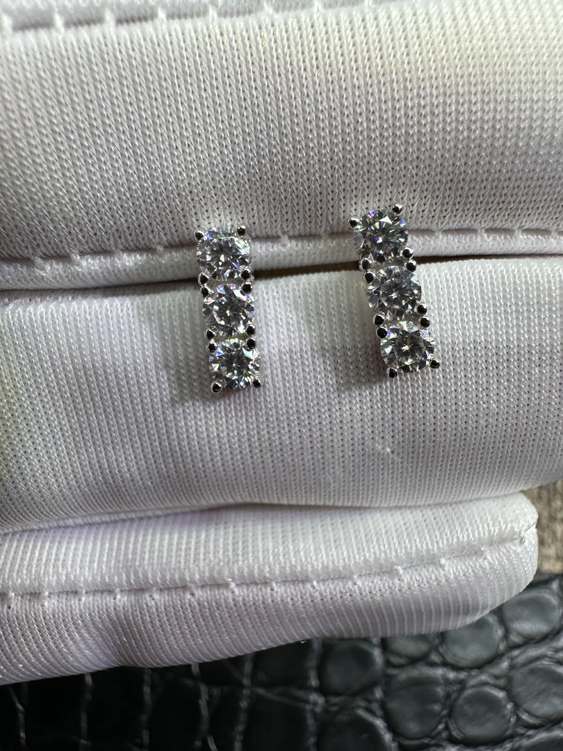 925银莫桑石银制品 925银莫桑石耳钉【一字螺丝】D色莫桑耳钉气质