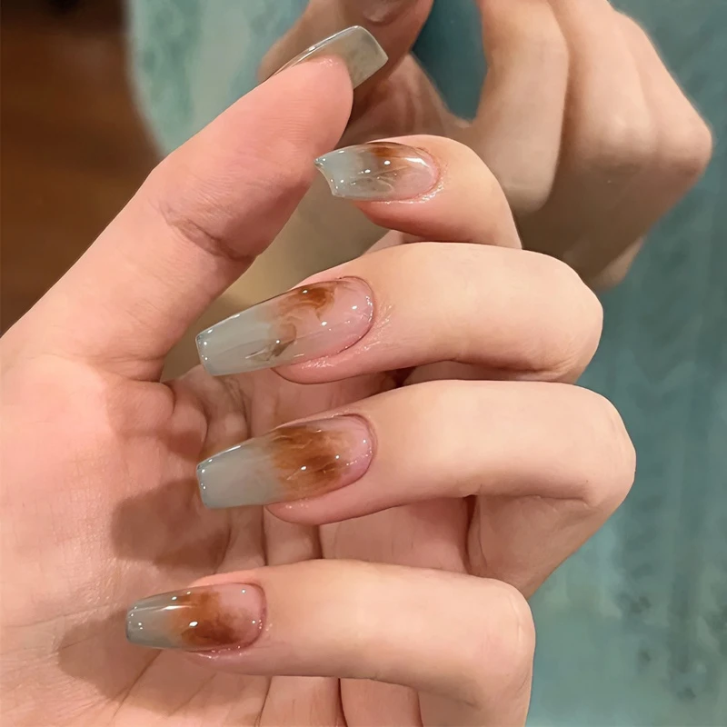 （手工）秋冬琥珀晕染穿戴甲流行气质渐变焦糖色可拆卸美甲贴片