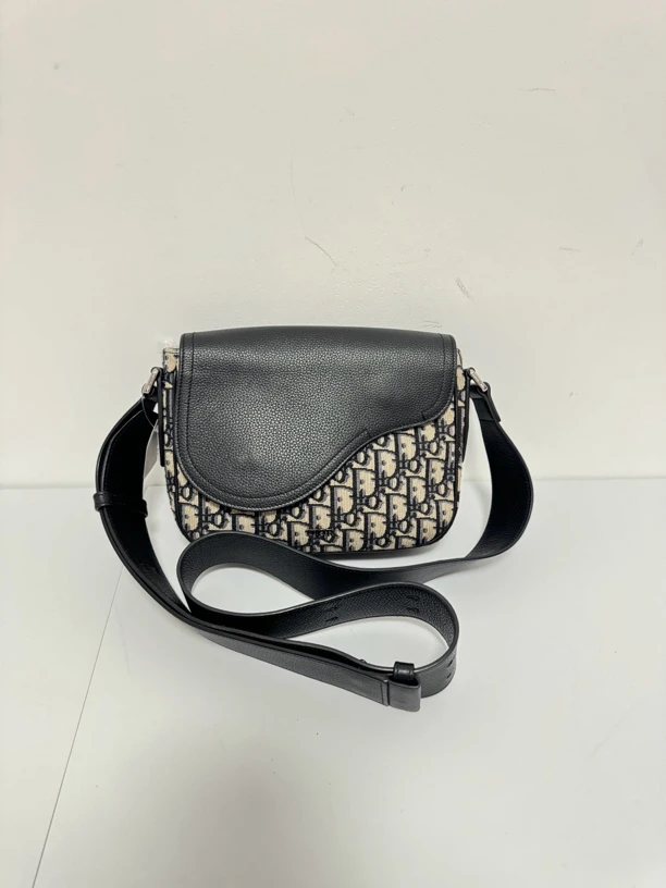 95新 DIOR/迪奥 95新迪奥马鞍斜挎包