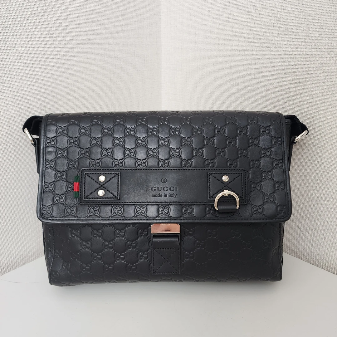 95新 GUCCI/古驰 坤 97新皮压花邮差