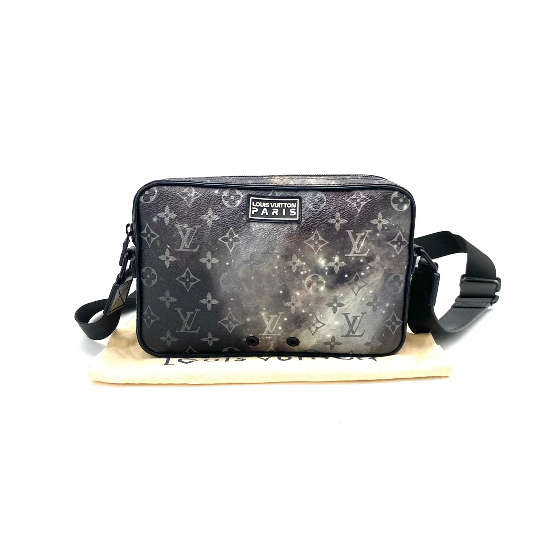 95新 LouisVuitton/路易威登 98新 LV 星空限量款alpha邮差包