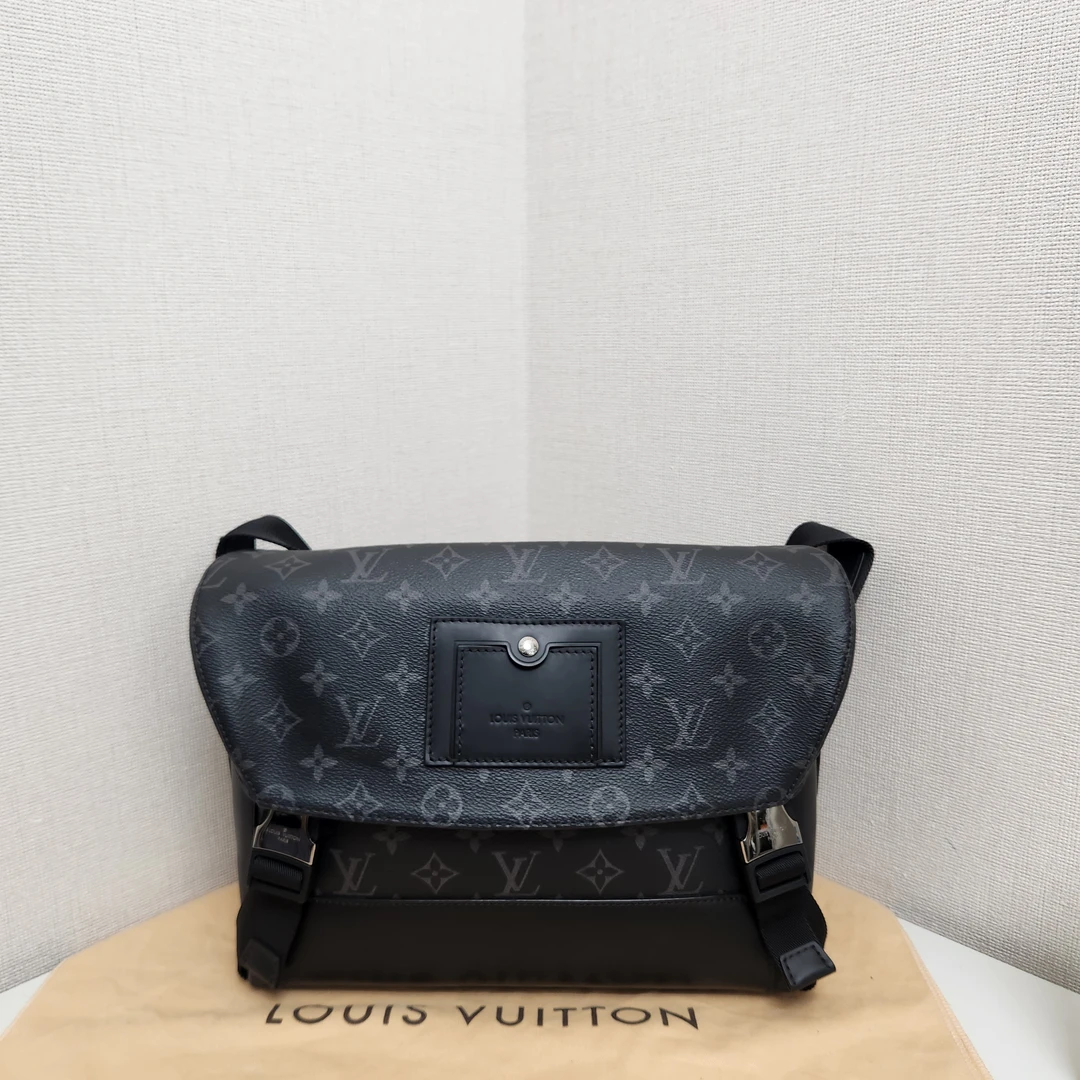 99新 LouisVuitton/路易威登 坤 99新voyager小号邮差