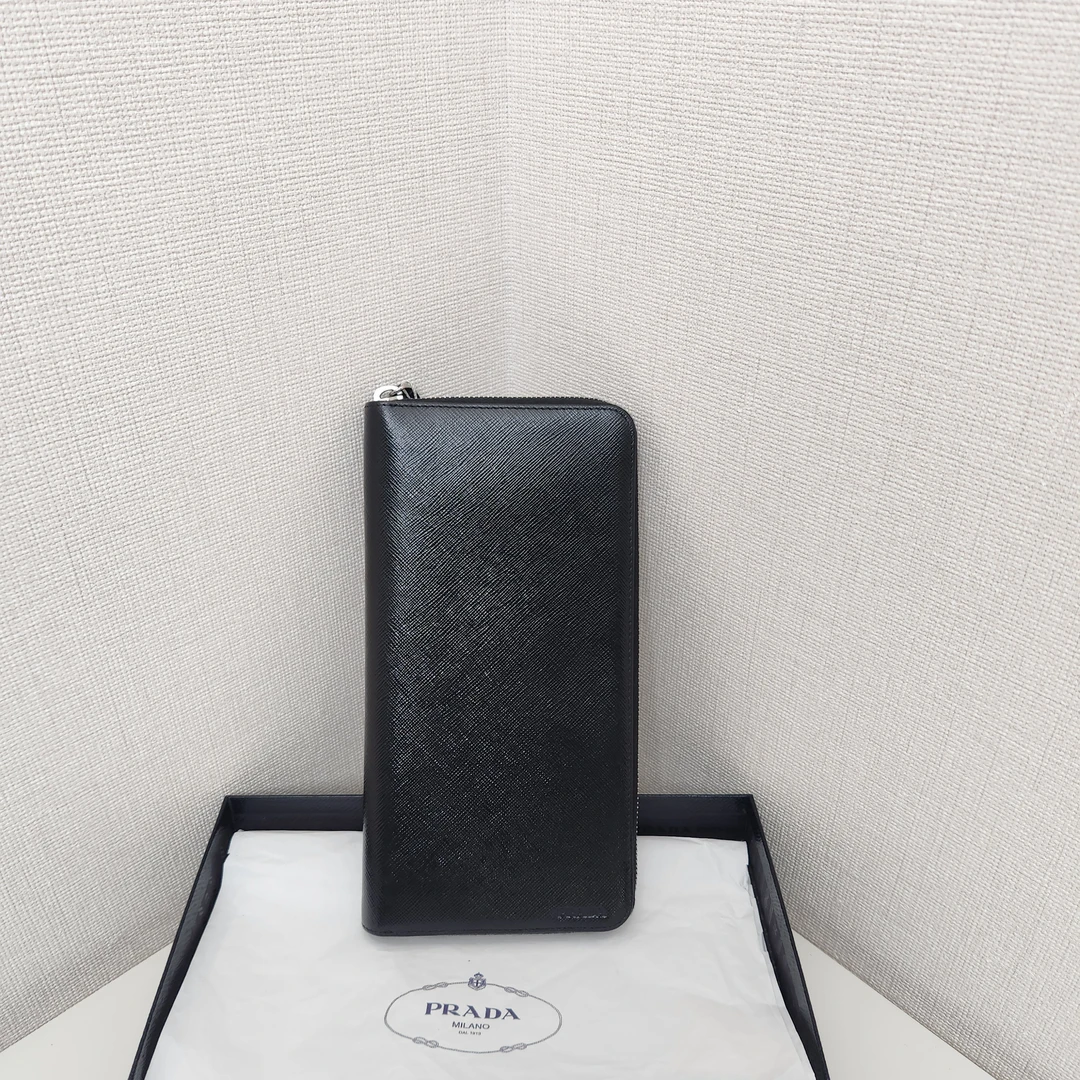 99新 Prada/普拉达 充新成色十字纹手拿包