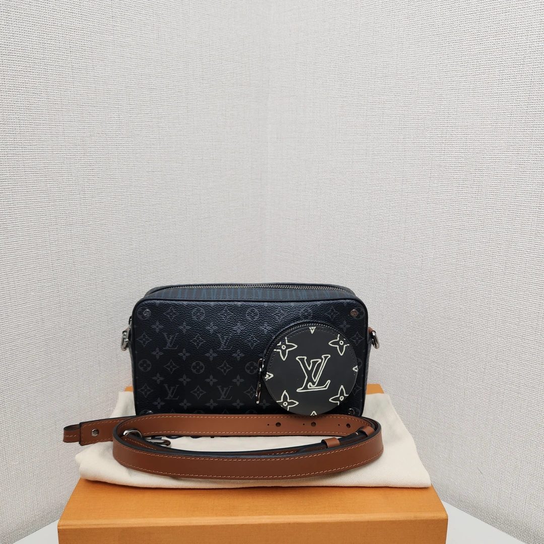 99新 LouisVuitton/路易威登 坤 詹姆斯同款限量相机包