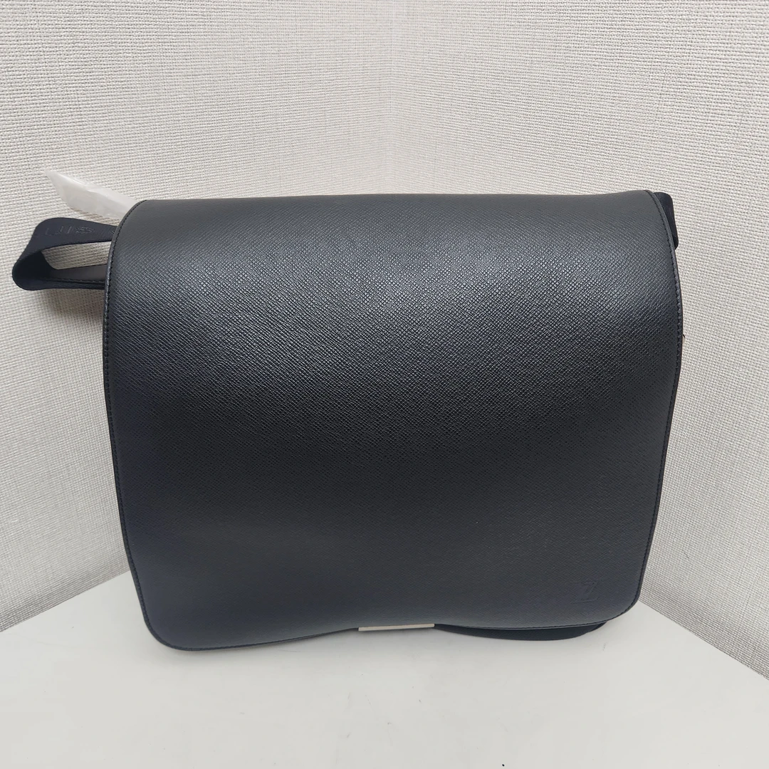 99新 LouisVuitton/路易威登 taiga大号邮差