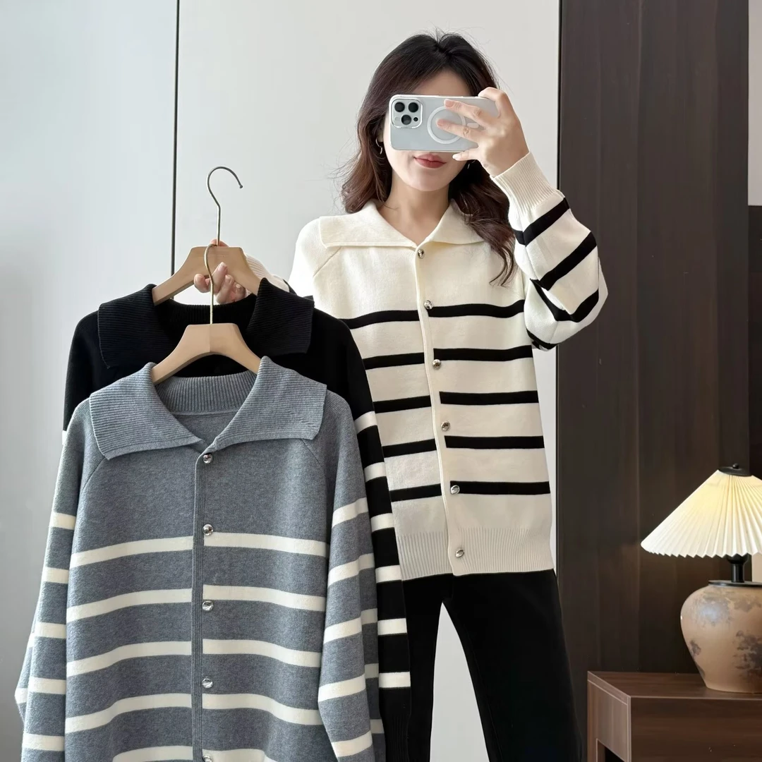大妈女装秋冬新款洋气显瘦宽松减龄翻领条纹针织开衫百搭条纹毛衣