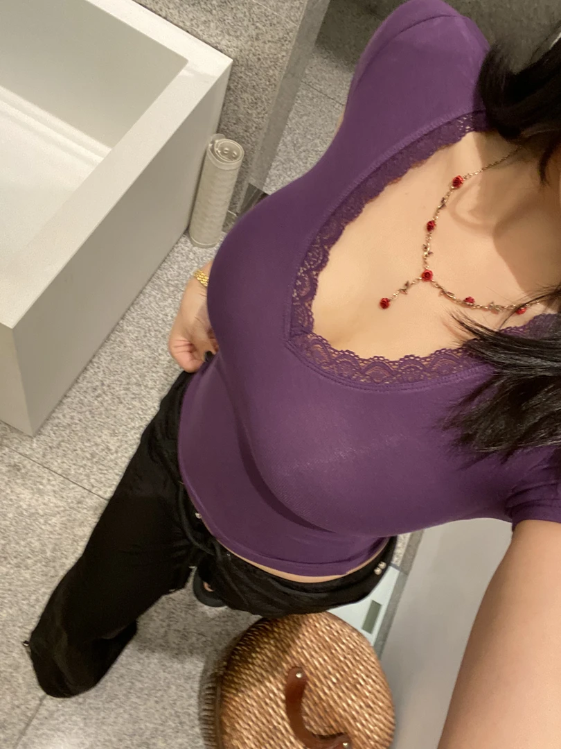 【你伍老板娘】“美到惊艳”紫色蕾丝深v收腰紧身短袖修身显身材t