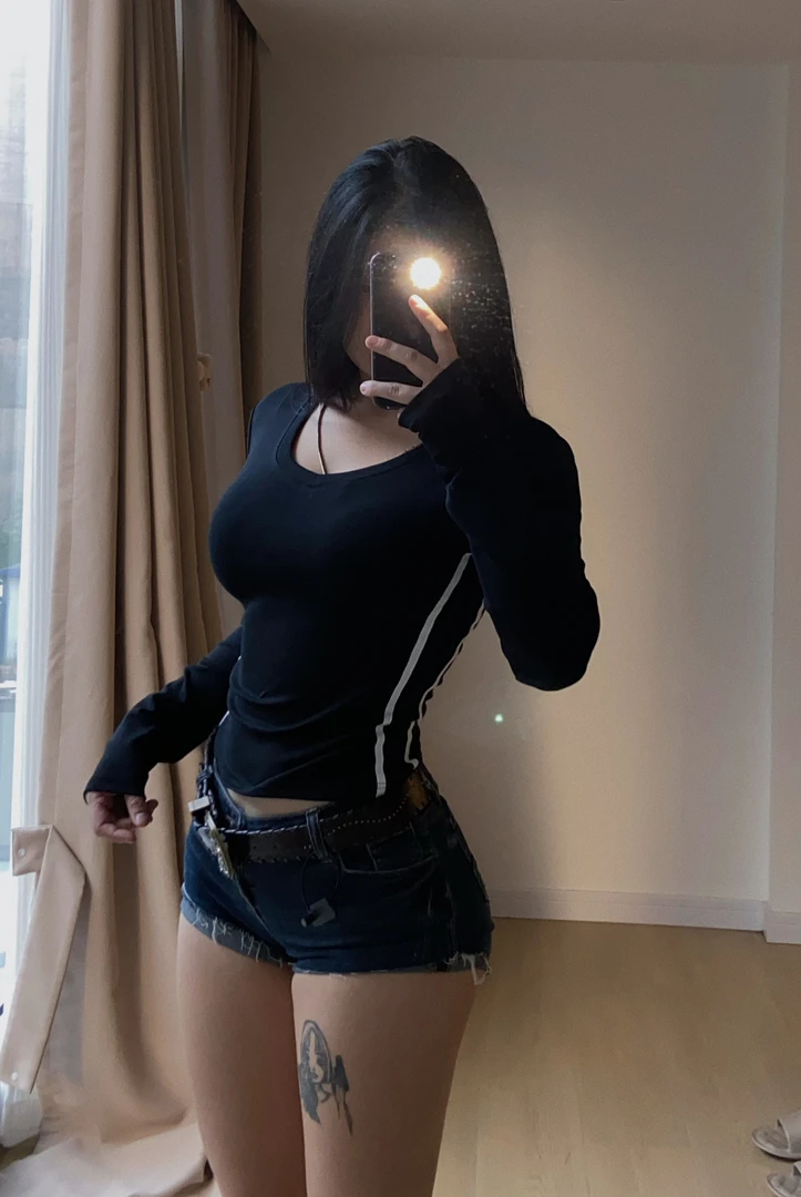 【5折清】“黑色的神”基础收腰线条感常规长袖基础T