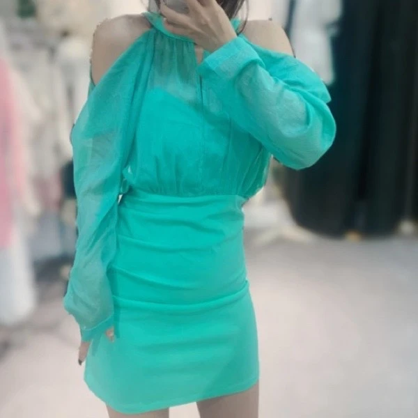 新款设计款露肩不规则气质女神款连衣裙LYQ10129-1