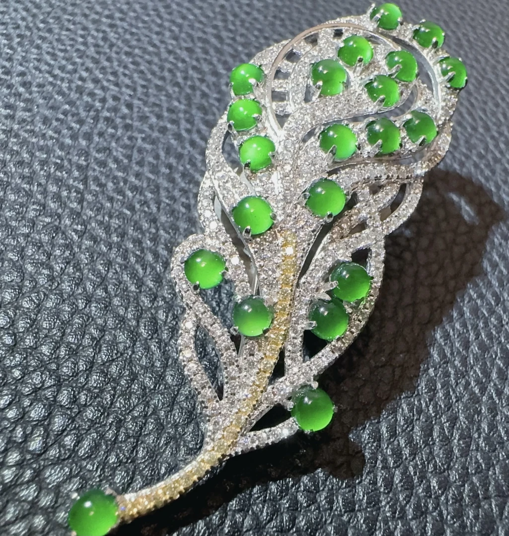 【新款胸针】天然a货翡翠阳绿蛋面胸针很吊坠两用款羽毛气质0480