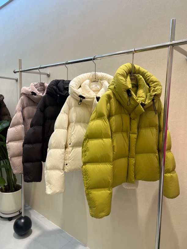 V家 休连帽简约通勤泡芙款羽绒服