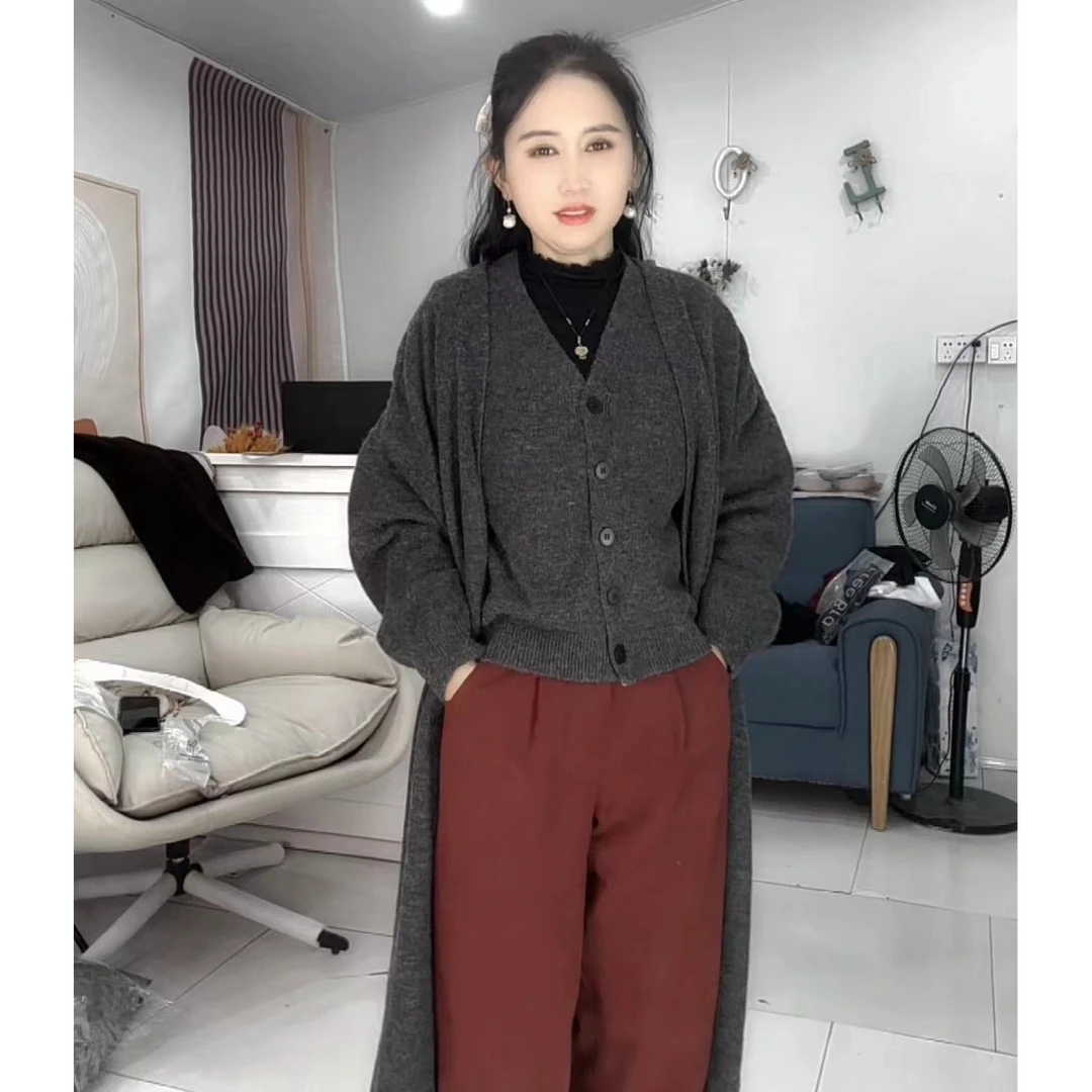伊姐家针织马甲两件套毛衣