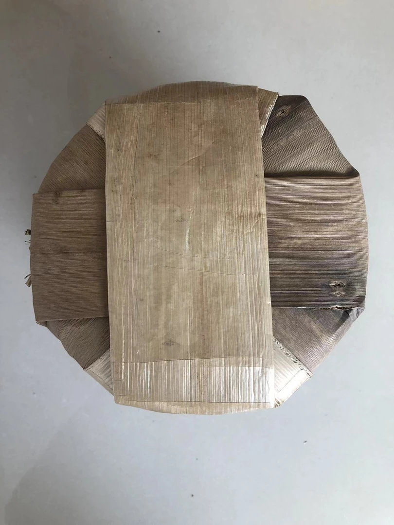 精选新品354号云南普洱生茶紧压饼茶(357克*6饼，共2142克)MS