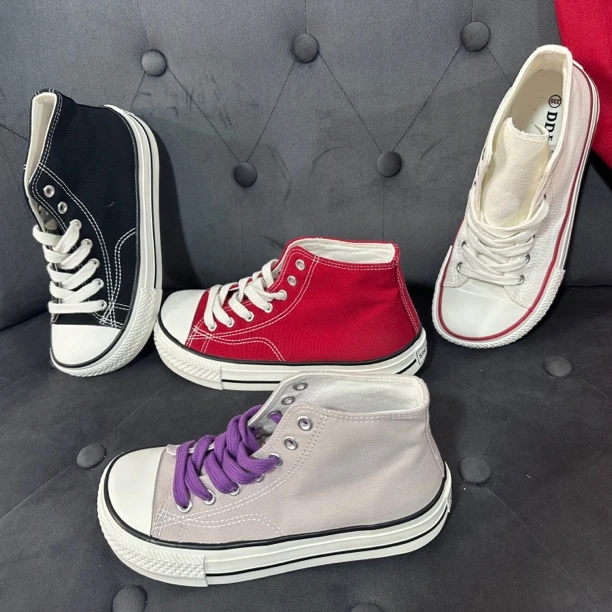 39码瑕疵，帆布鞋，随机发，拍一发二，NO退NO换