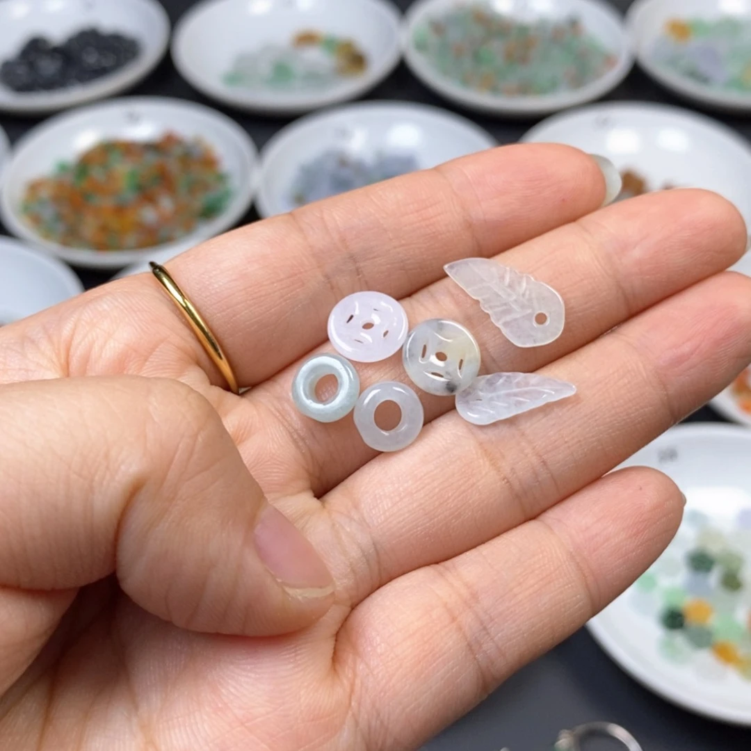 【闪购商品】翡翠颈饰未镶嵌抓****a