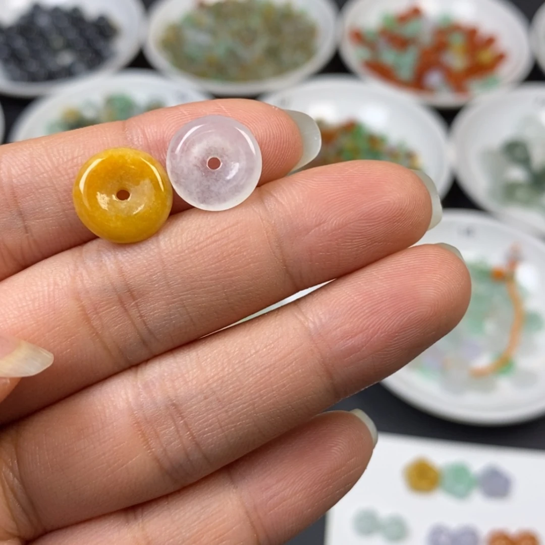 【闪购商品】翡翠颈饰未镶嵌雾*