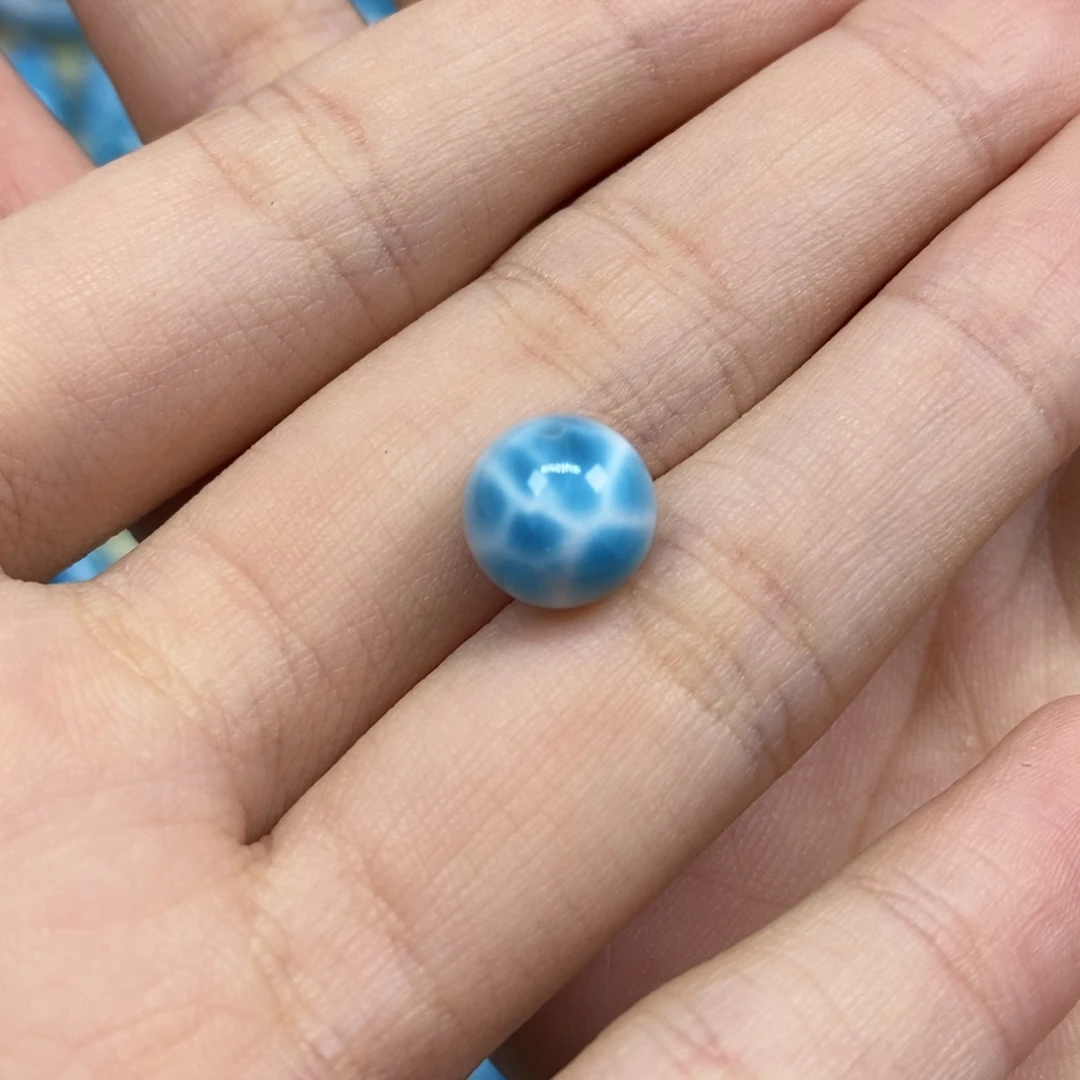 针钠钙石（海纹石）颈饰未镶嵌王***子