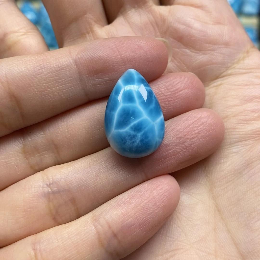 针钠钙石（海纹石）颈饰未镶嵌