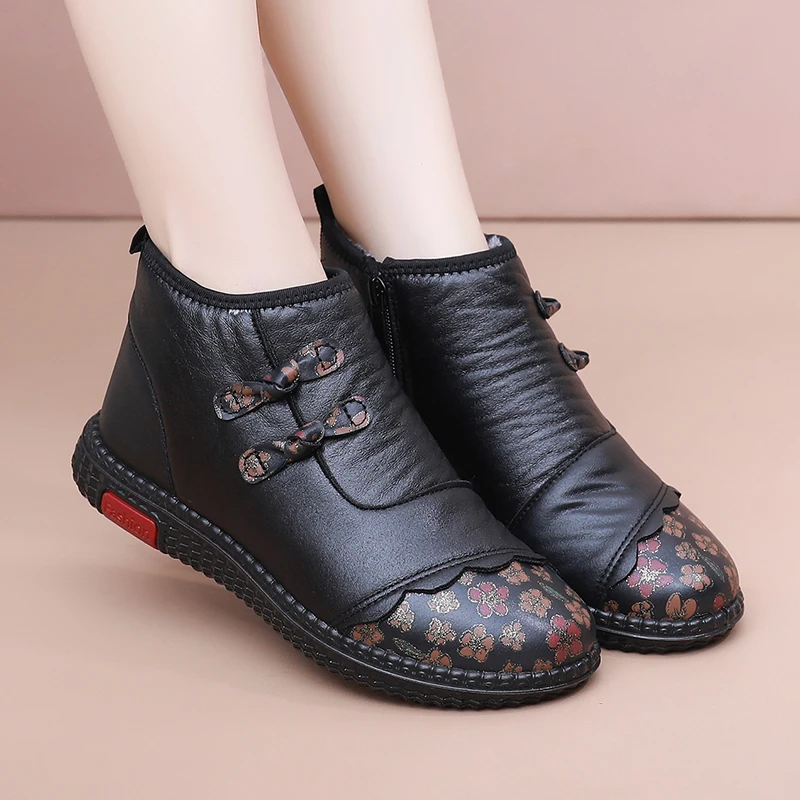 冬季加绒加厚棉鞋女软底防滑中老年棉靴平底短靴保暖妈妈鞋雪地靴