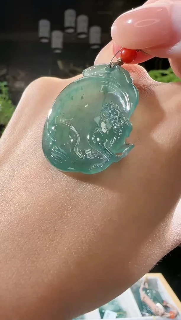 【闪购商品】翡翠吊坠(不含链)未镶嵌麒麟